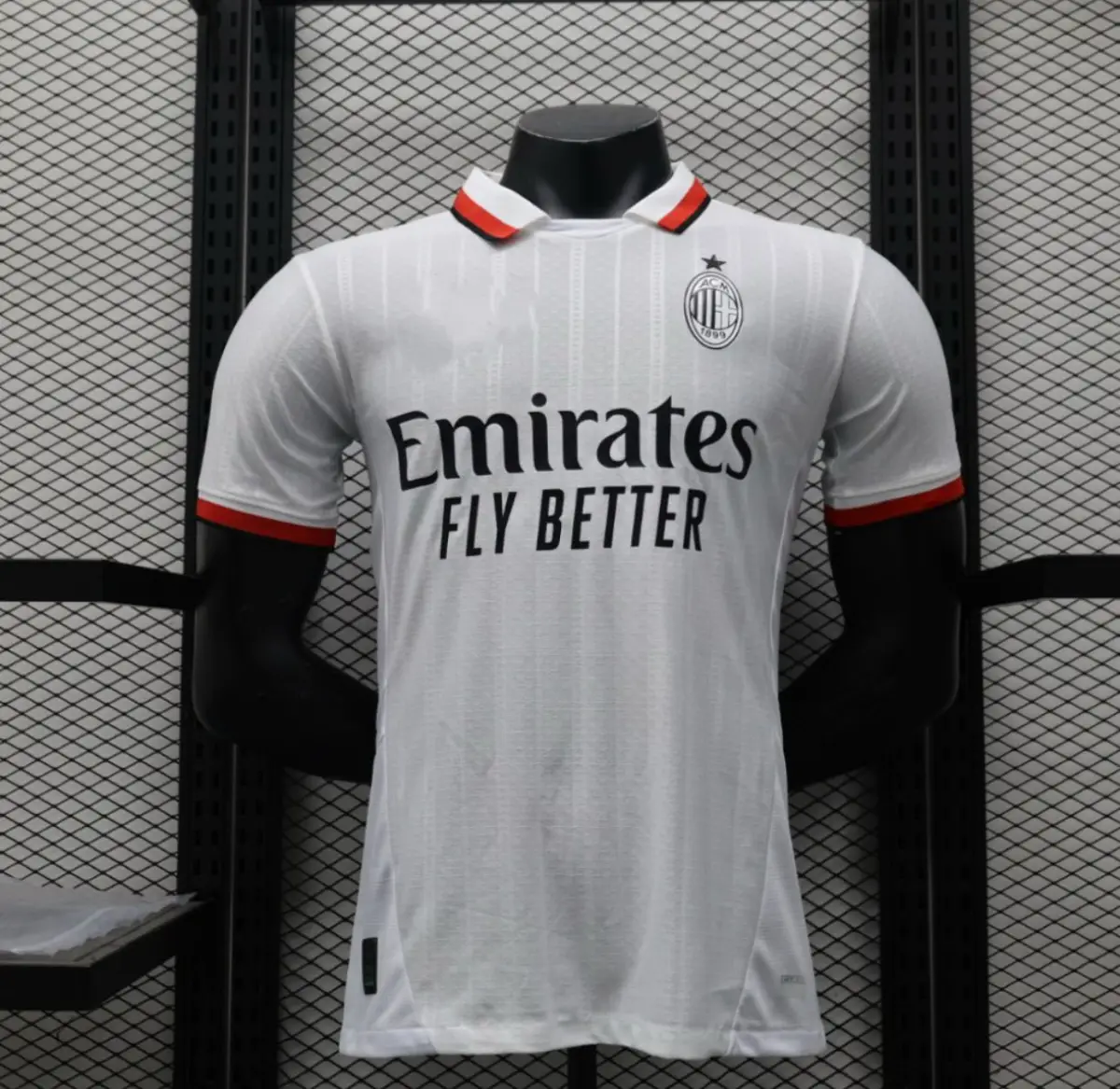 Milan  İsimsiz Forma