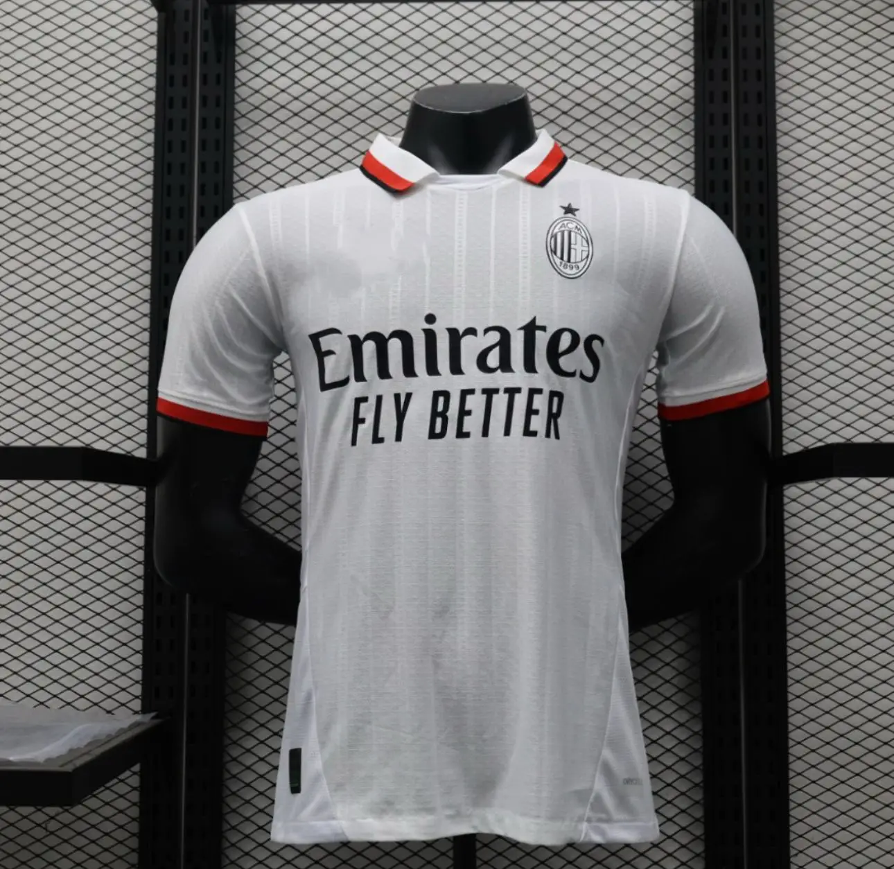 Milan  İsimsiz Forma