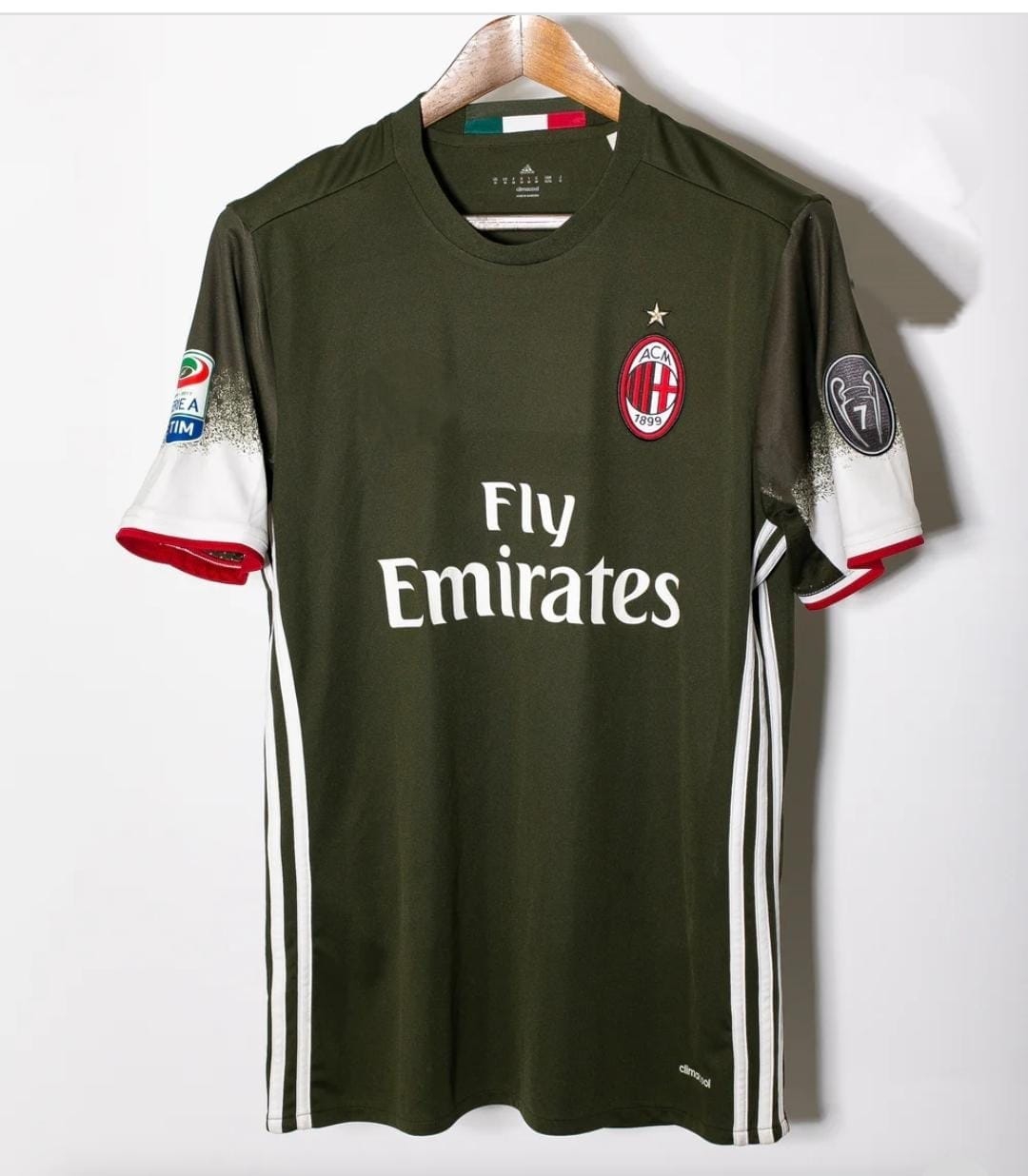 Milan İsimsiz Forma 