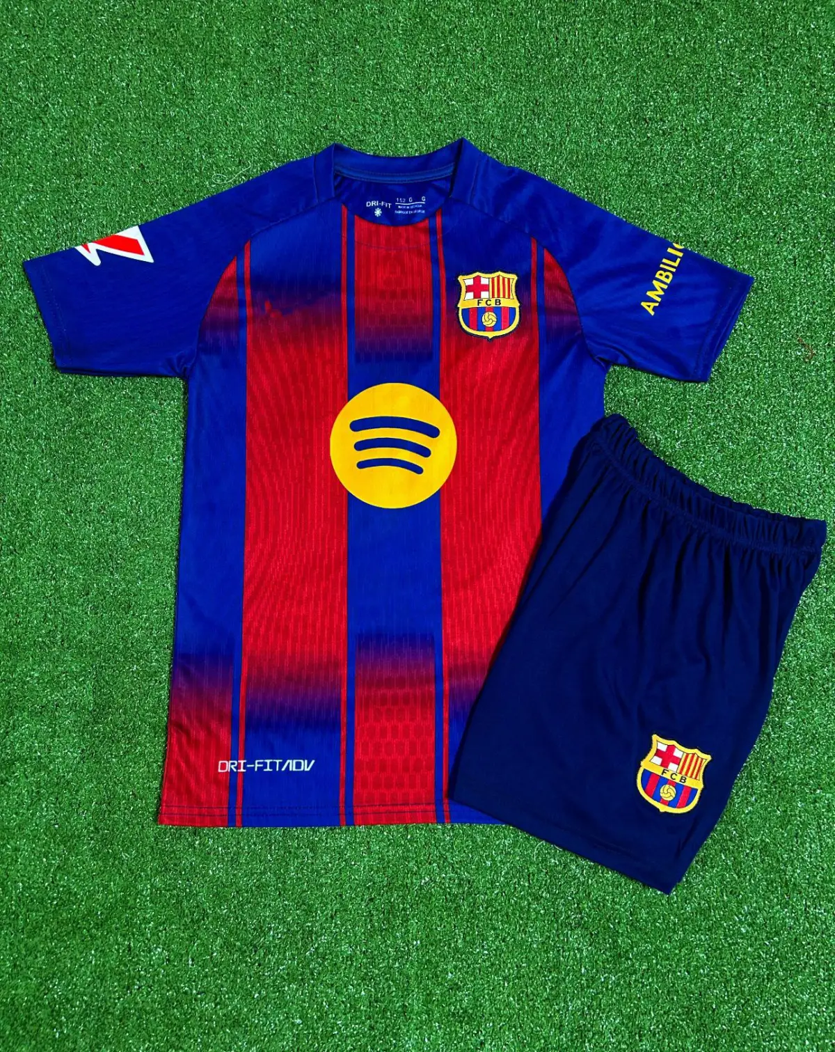 Barcelona 2025/26 Yeni Sezon Lamine Yamal iç  Saha Çocuk Forması 2'li Set