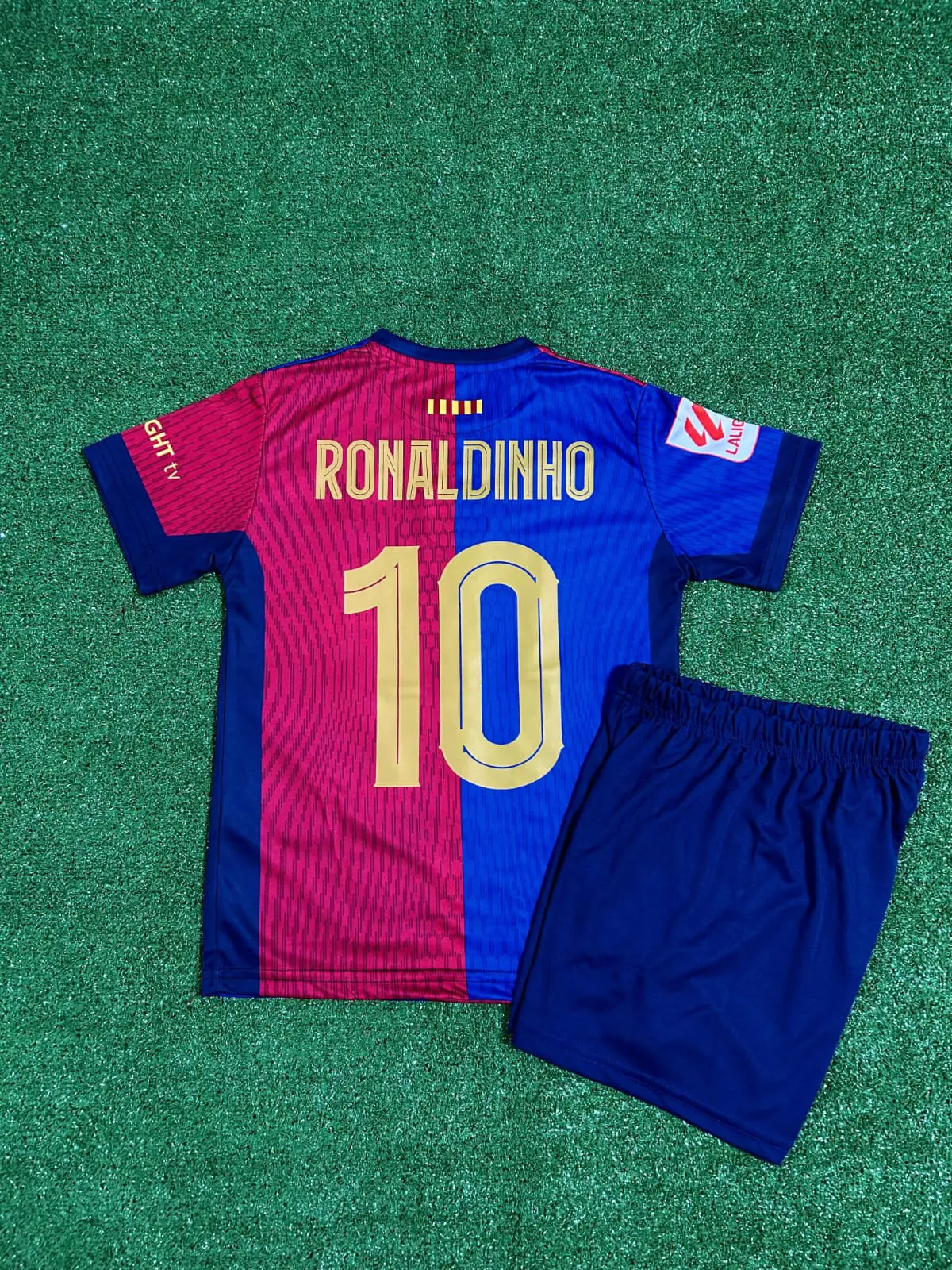 Barcelona Yeni Sezon Ronaldinho Çocuk Forması (İç Saha)