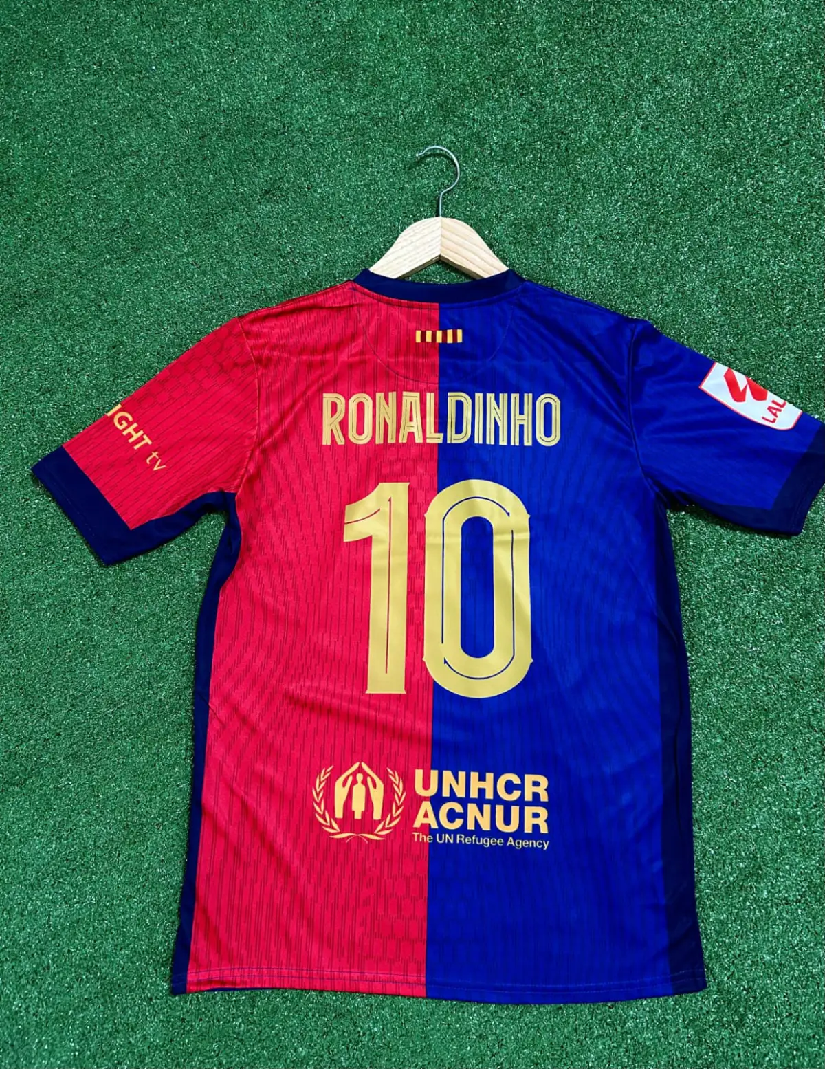 Barcelona Yeni Sezon Ronaldinho Forması (İç Saha)