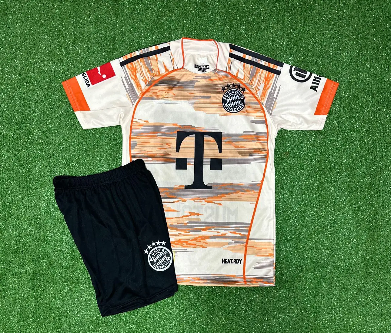 Bayern Münih 2025/26 Yeni Sezon Jamal Musiala Deplasman Çocuk Forması 2'li Set