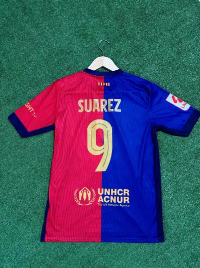 Barcelona Yeni Sezon Luis Suarez Forması (İç Saha)