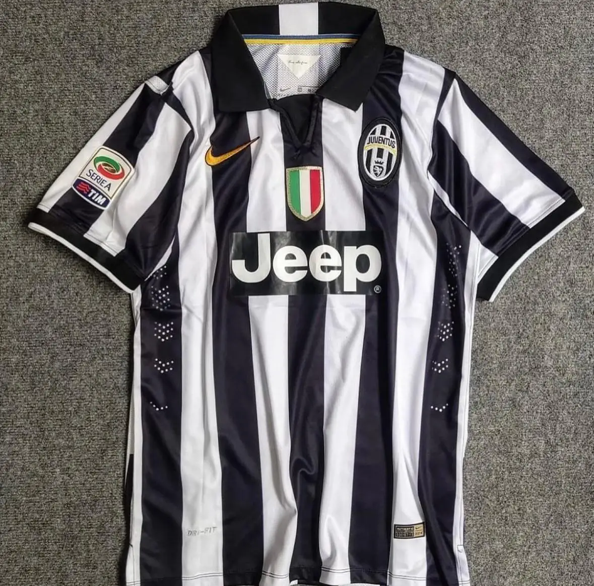 Juventus isimsiz Nostalji Forması