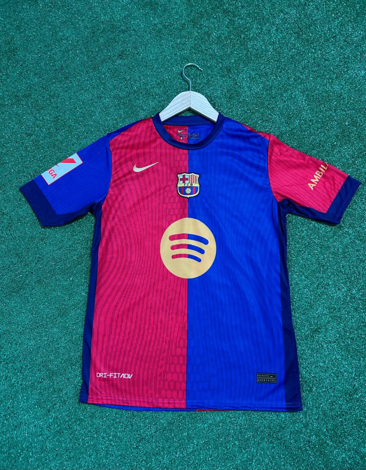 Barcelona Yeni Sezon Ronaldinho Forması (İç Saha)