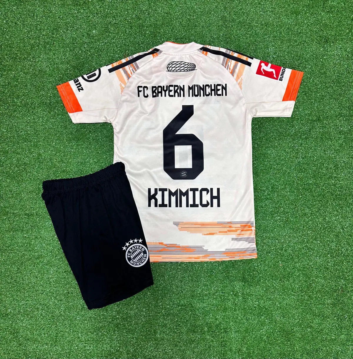 Bayern Münih 2025/26 Yeni Sezon Joshua Kimmich Deplasman Çocuk Forması 2'li Set