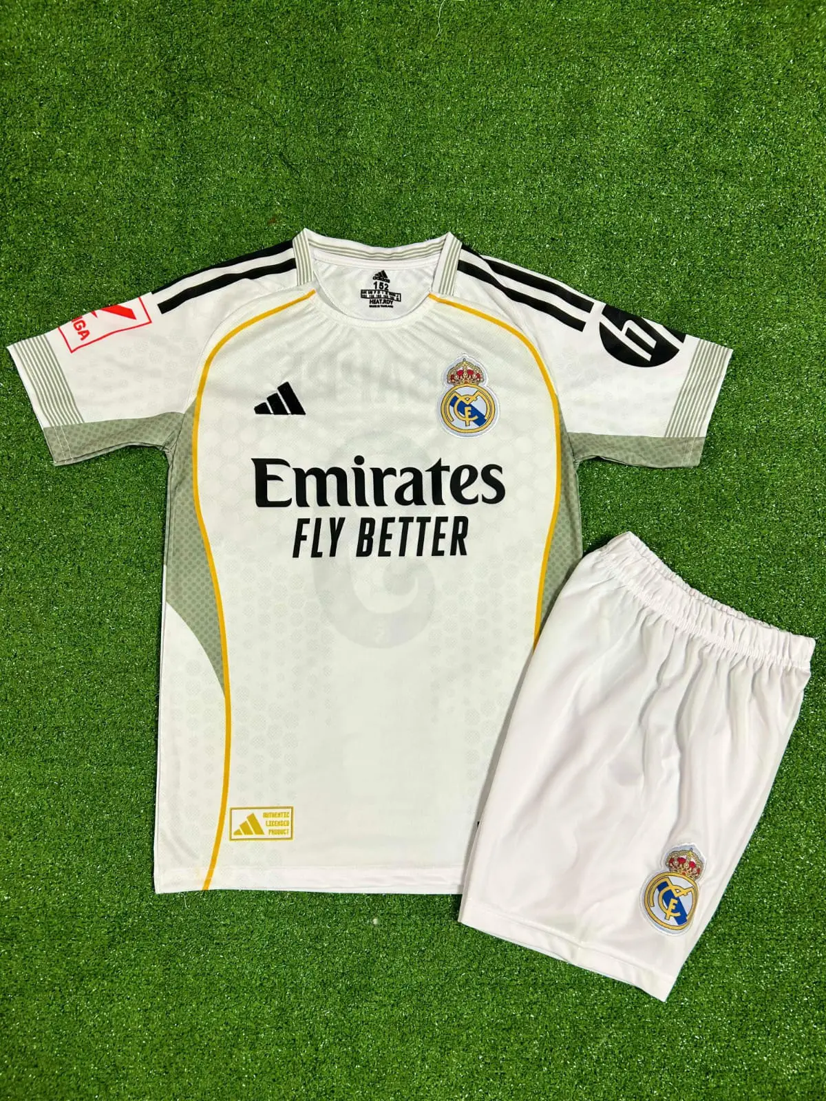 Real Madrid 2025/26 Yeni Sezon Jude Bellingham iç Saha Çocuk Forması 2'li Set